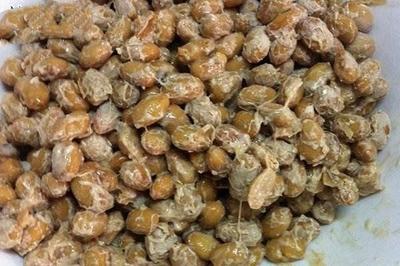 日本10大最惡心的食物,女體盛是飲食文化,吃各種生肉是常事